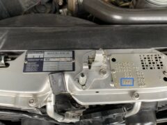 昔のベンツのカラーコード記載場所のプレート