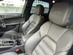 マカンGTSのレザーシート
