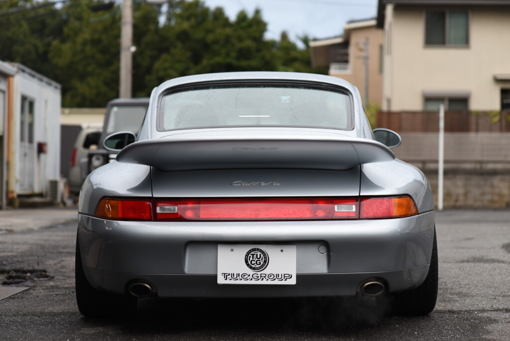 ポルシェ911カレラ(993)後ろ姿写真