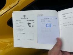 ポルシェ　保証書のステッカー