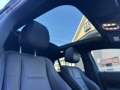 GLE400dクーペスポーツのパノラミックスライディングルーフ写真