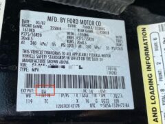 フォードやリンカーンのカラーコード記載ステッカー詳細