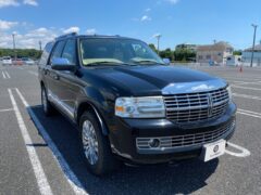 リンカーンナビゲーターの写真