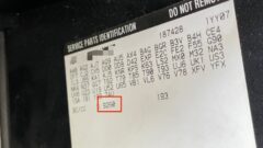 GM系のカラーコード記載ステッカー