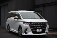 トヨタアルファード写真