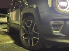 レネゲード　足回り写真