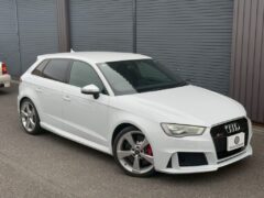 RS3スポーツバック外装