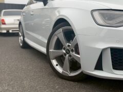 RS3のホイールと大型エアインテーク