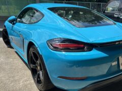 マイアミブルーの718ケイマン