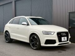 2014年モデル アウディRSQ3