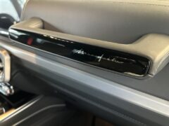 G450dMANUFAKTURプログラムのロゴ入りグラブハンドル