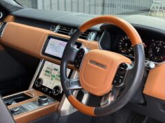 レンジローバーオートバイオグラフィーのインテリア