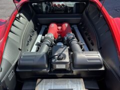 フェラーリF430のエンジン。